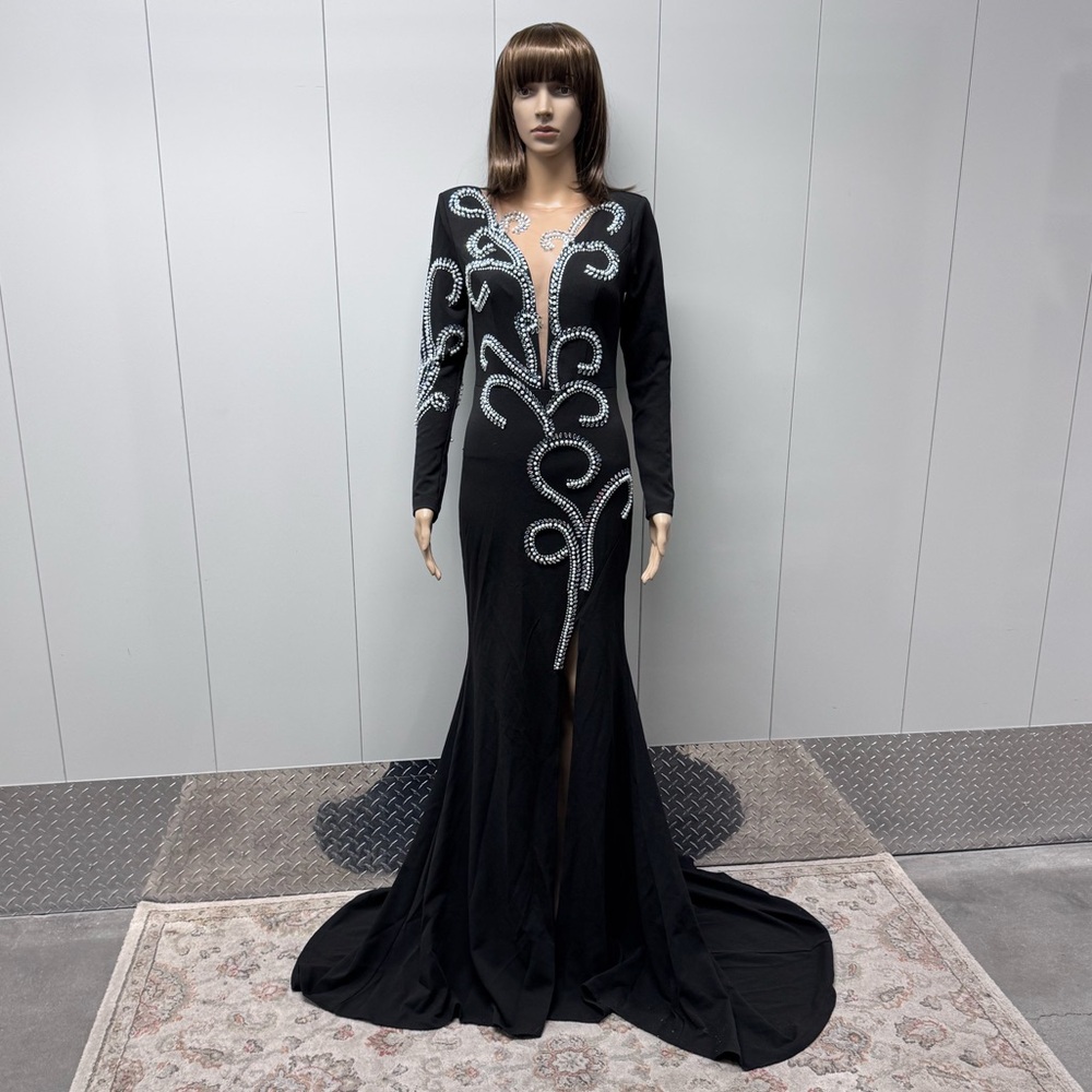 🔥SALE $350 NEW STUNNING CRYSTAL PEARL EVENING GOWN